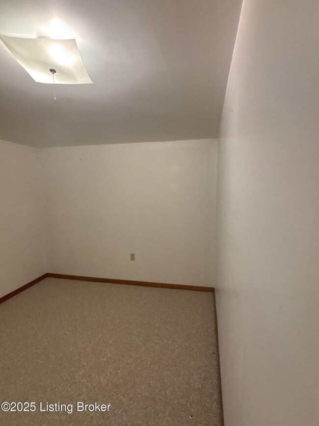 Building Photo - 1305 Abbeywood Rd