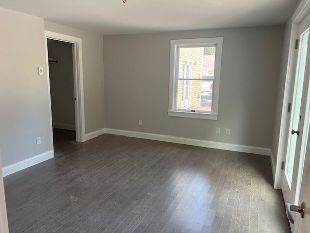 Building Photo - 328 Bank St