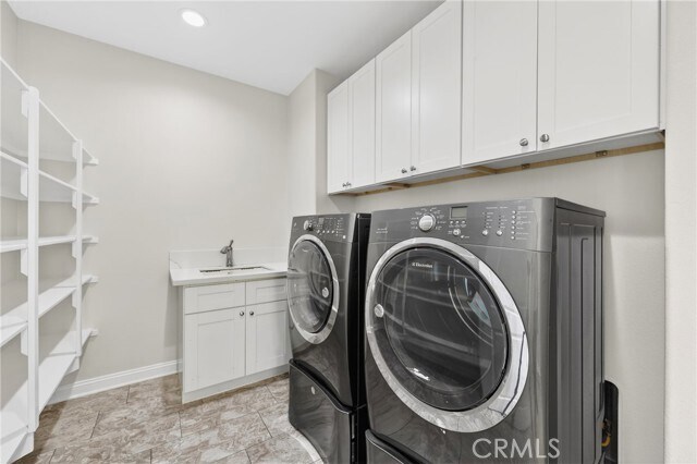 Building Photo - 24452 Paxton Ln