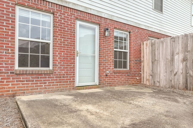 Building Photo - 2428 E University Dr