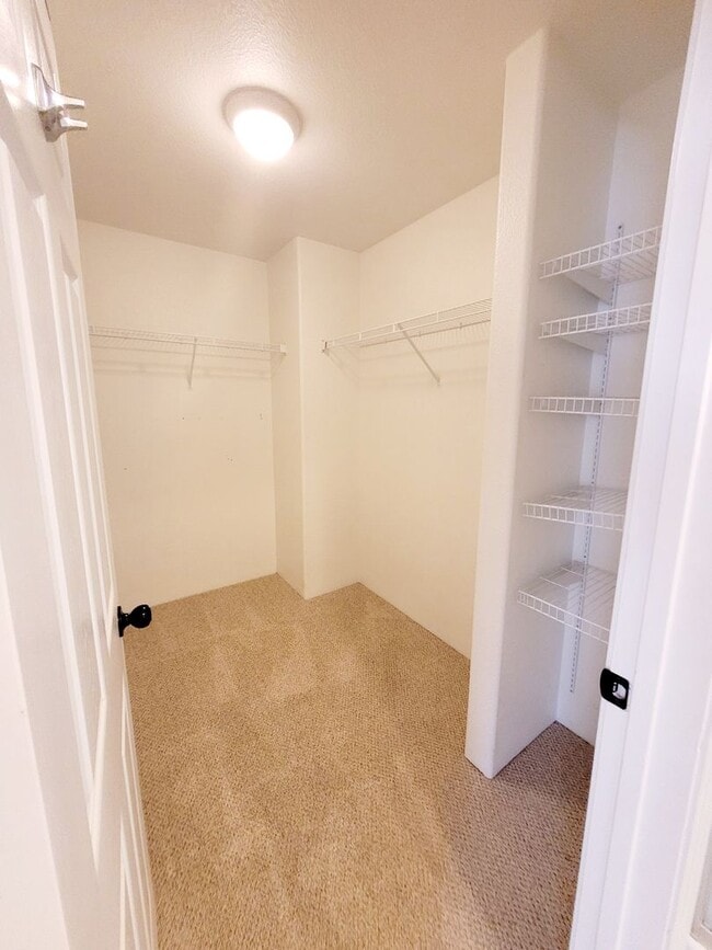 Building Photo - AVAILABLE | Hawaii Kai: 3 Bedroom,2.5 Bathroom Townhome w/AC & Attached Garage |  | Features: In ...
