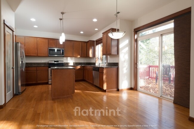 Building Photo - 4418 137th Pl SE