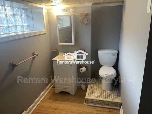 Building Photo - 3400 Dudley Ave