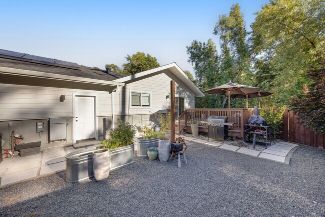 Building Photo - 88 Calistoga Rd