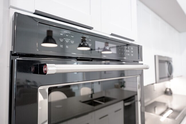 Building Photo - 3432 SW 8th St