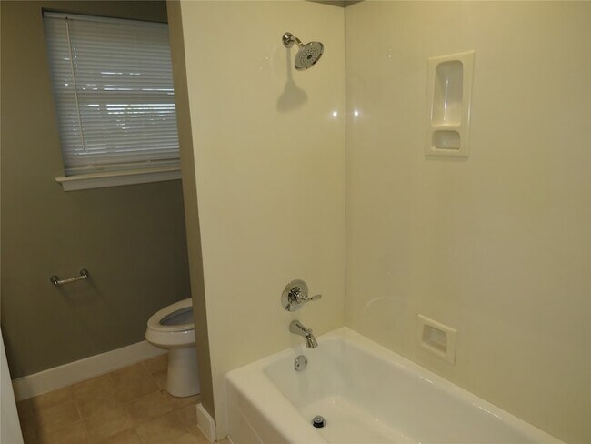 Building Photo - 3316 Darby Ln