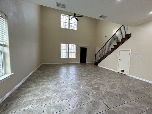 Building Photo - 204 Pearl Ln