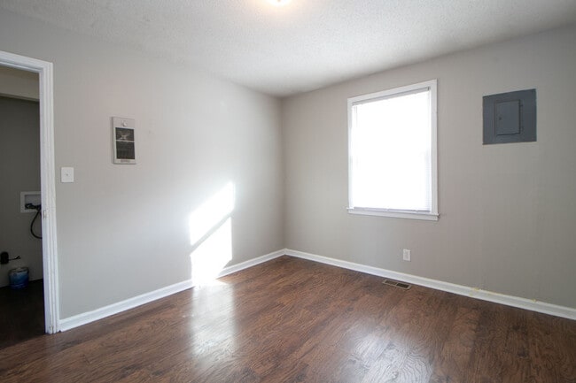 Building Photo - 1436-A McCan Drive