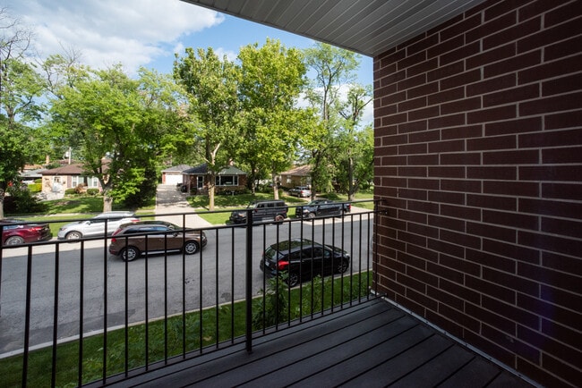 Building Photo - 1212 Vine Ave