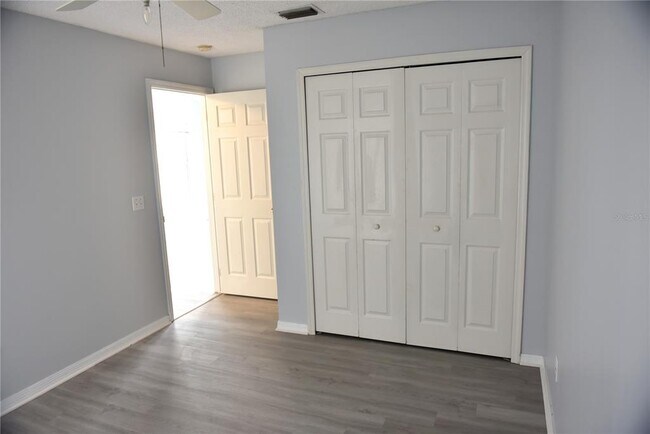 Building Photo - 271 Daniels Pointe Dr