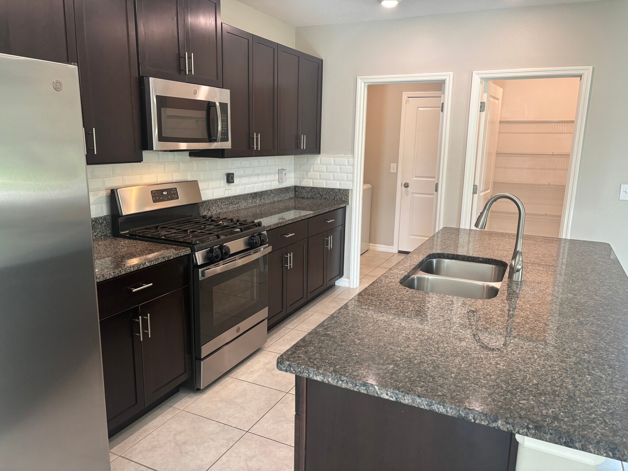 Building Photo - 9663 Channing Hill Dr