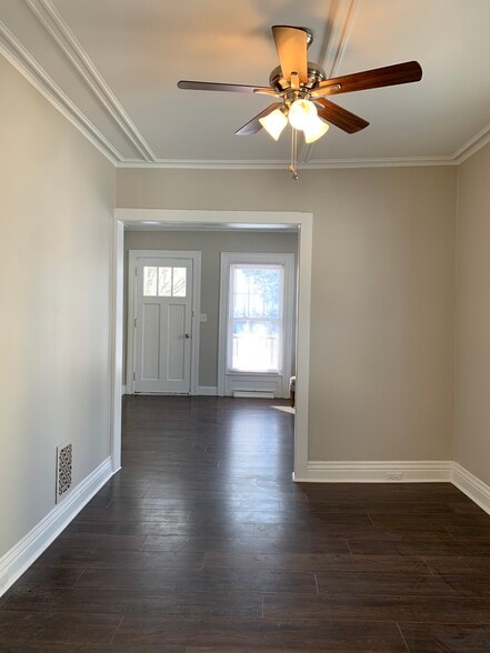 Building Photo - 436 Cross St