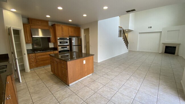 Building Photo - Mountain House Home Spacious 4 Bedroom, 3.5 Bath Home with Bonus Loft