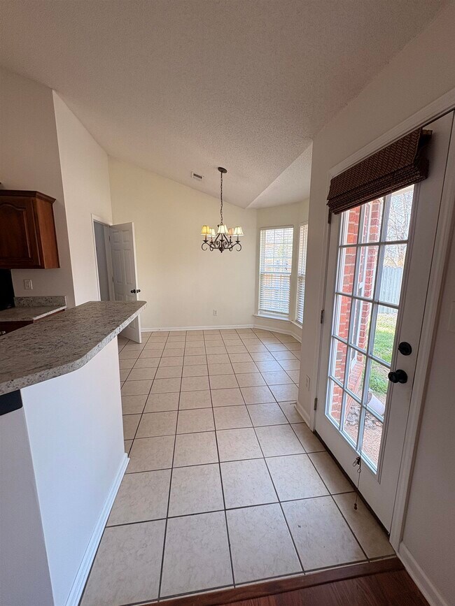 Building Photo - 11590 Milton Ridge Cove