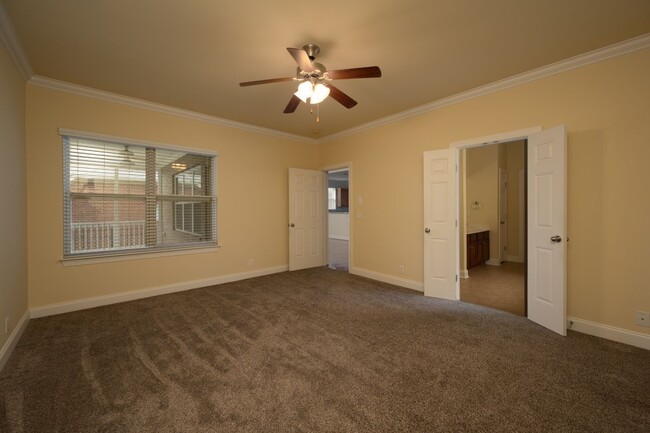 Building Photo - **LUXURIOUS GATED COMMUNITY IN FRANKLIN ZO...