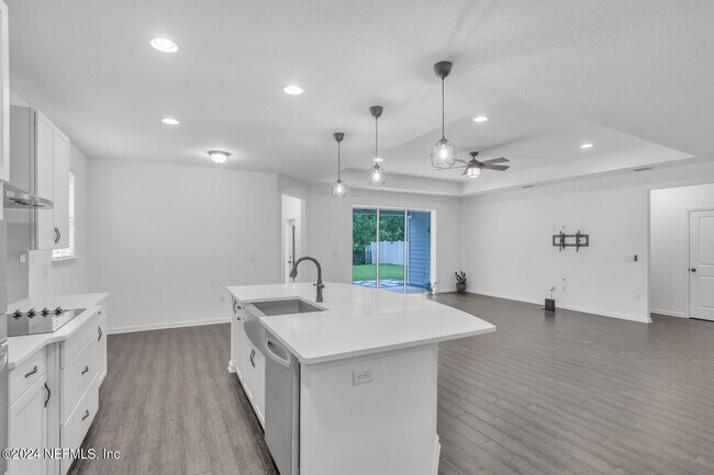Building Photo - 13445 Cedar Hammock Wy