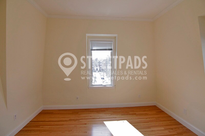 Building Photo - 15 Langdon St