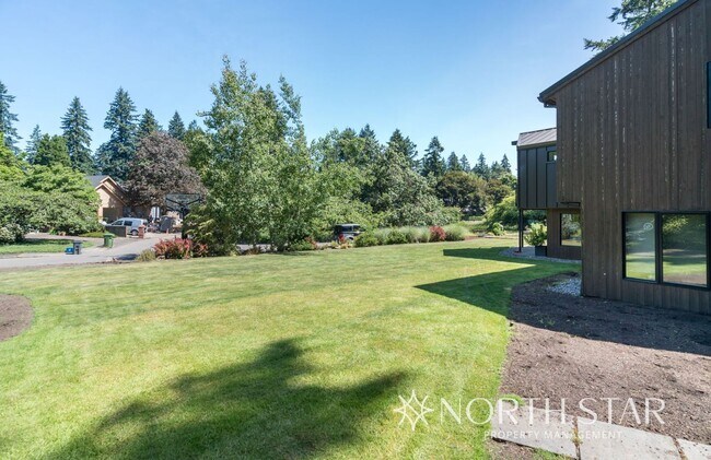 Building Photo - Perfectly located Lake Oswego Mid-century Modern Home with Lake Rights