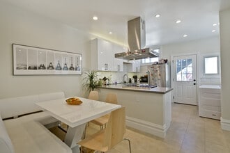 Building Photo - 2130 Mason St