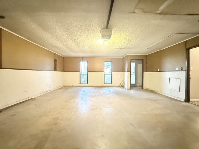 Building Photo - 1200 E Franklin St