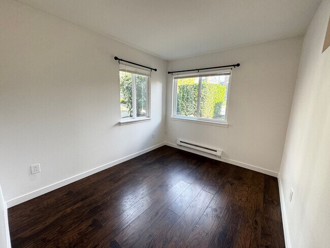 Building Photo - Saybrook condo one bedroom, including parking