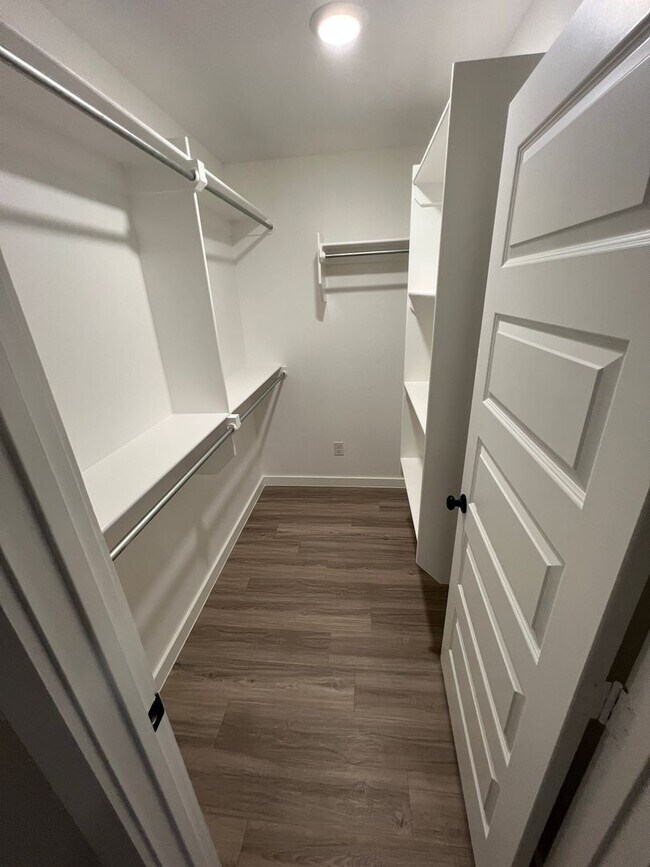 Building Photo - Available Starting in March! 3/2/2 in Bell Farms!