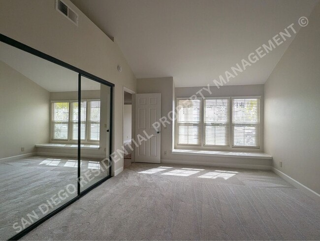 Building Photo - 15921 Avenida Villaha