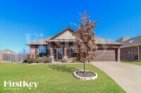 Building Photo - 1005 Destrehan Dr