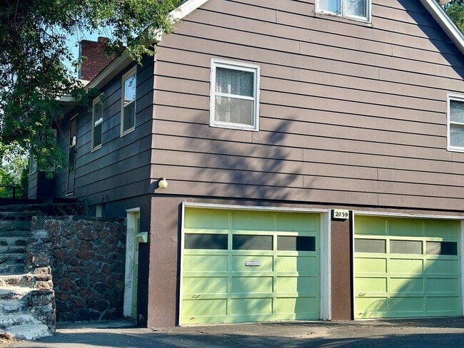 Building Photo - SPACIOUS HOME IN DESIRABLE HOT SPRINGS, 1....