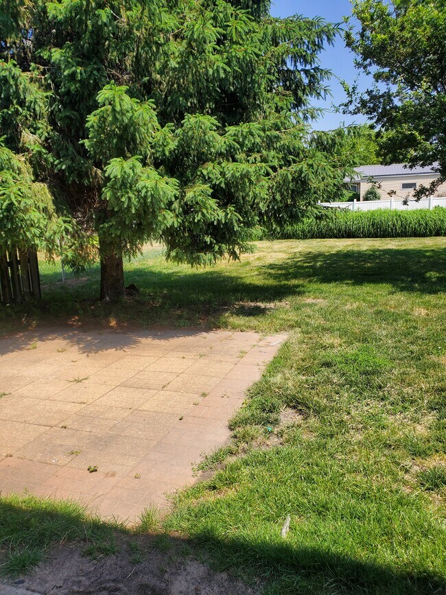 Building Photo - 310 Clymer Rd