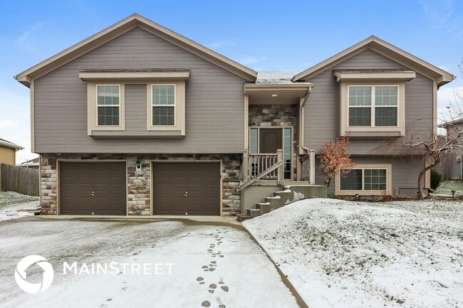 Building Photo - 421 Sunflower Dr