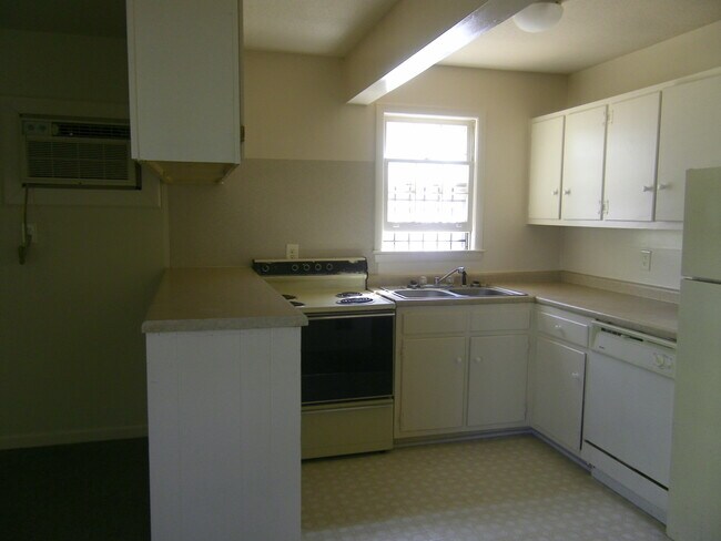 Building Photo - 435 N Church St