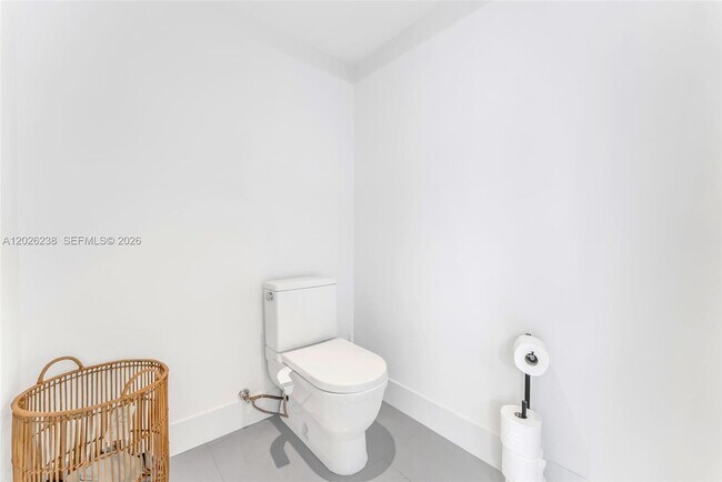 Building Photo - 300 Sunny Isles Blvd