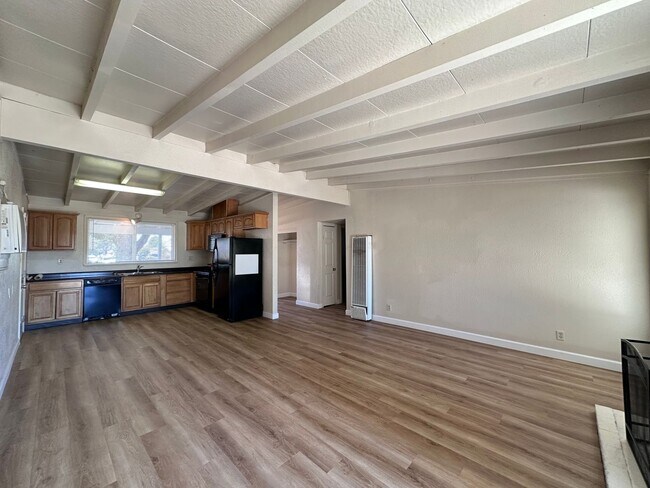 Building Photo - New Flooring Throughout