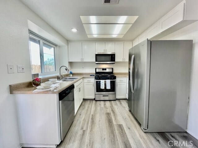 Building Photo - 79400 Ave 42