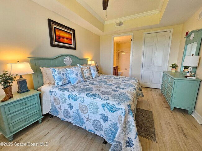 Building Photo - 590 S Banana River Dr