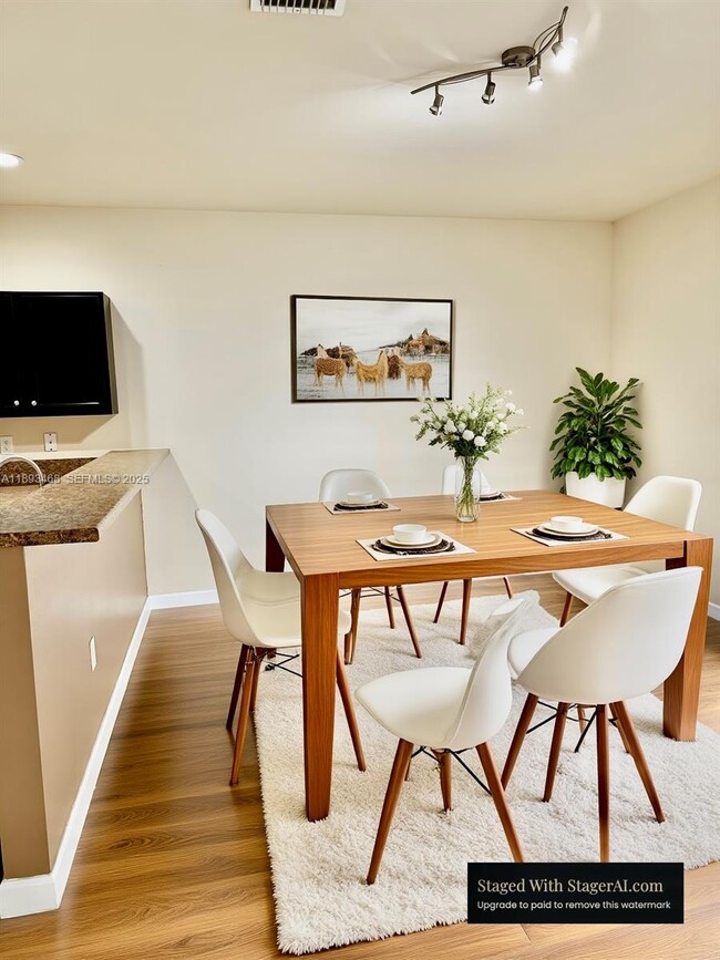 Building Photo - 3219 SE 5th Ct