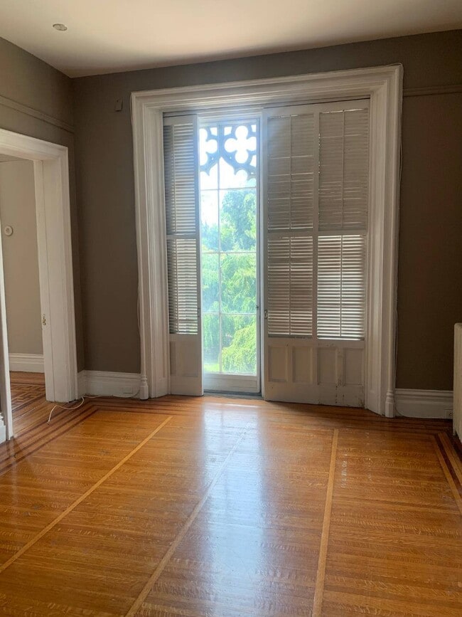 Building Photo - 21 Elk St