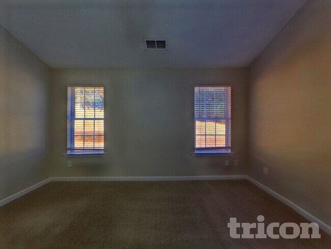 Building Photo - 5545 Amber Cove Way