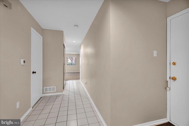 Building Photo - 604B Cypress Point Cir