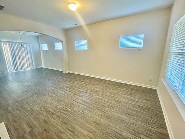 Building Photo - Luxurious 2 story 3 bedroom 2.5 bath townhomes. Located in Salisbury.
