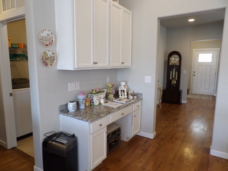 Building Photo - 1552 Grand Overlook St