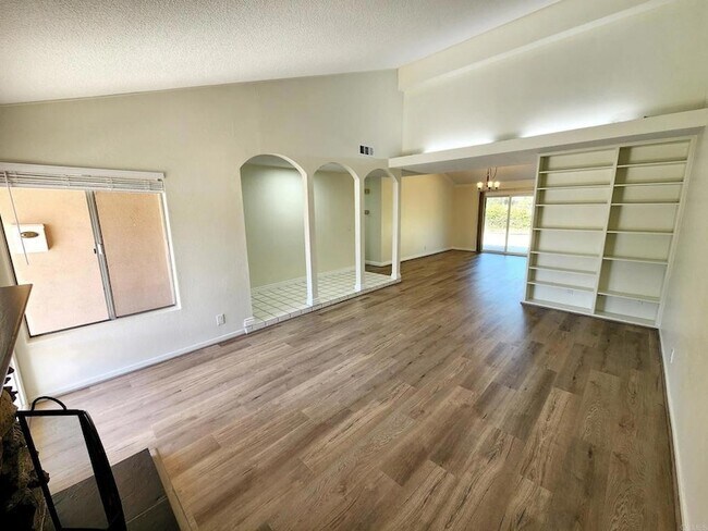 Building Photo - 80 N Lucas Ct