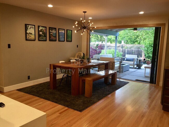 Building Photo - Beautiful, Private, Bright, Remodeled 3 Bd...