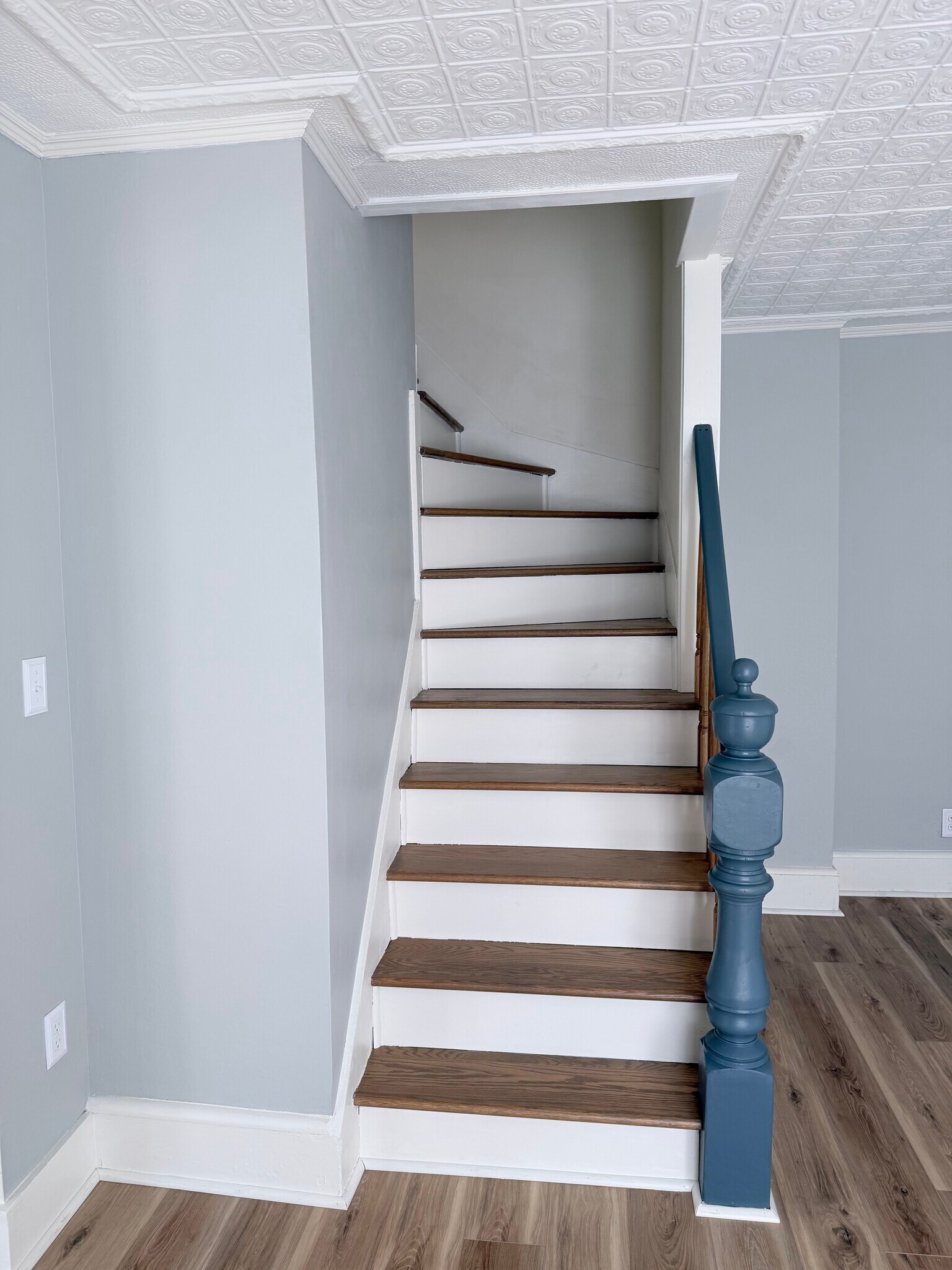 Stairs - 221 Baldwin St