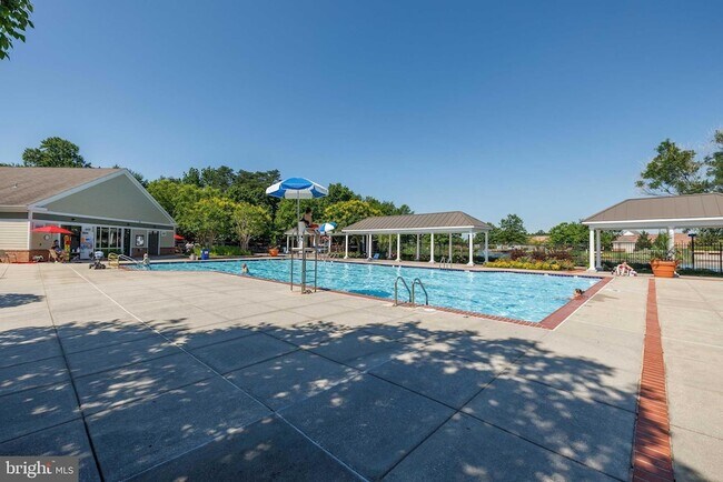 Building Photo - 700 Orchard Overlook Orch