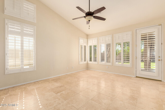 Building Photo - 5543 E Blanche Dr