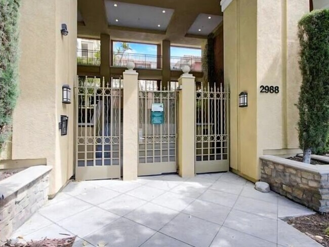 Building Photo - 2988 Grassina St