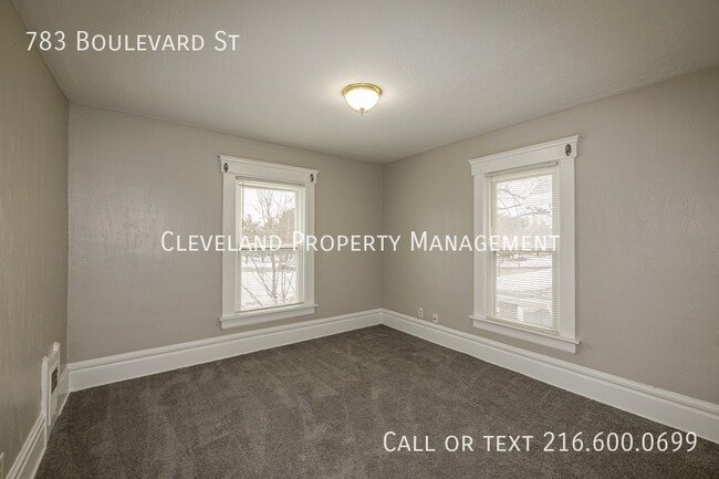 Building Photo - 783 Boulevard St