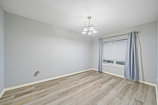 Building Photo - 6727 High Stone Ln